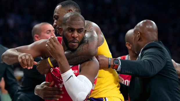 lebron-james-lakers-rockets-fight.jpg